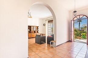 2961 Villa Poesia by Barbarhouse