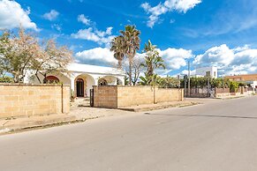 2961 Villa Poesia by Barbarhouse