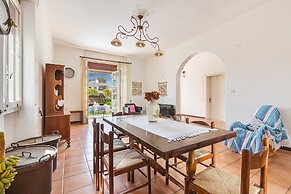 2961 Villa Poesia by Barbarhouse