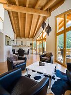 Impeccable 3-bed Duplex Penthouse in Saas-fee