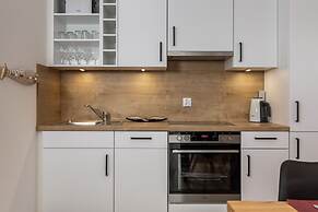 Apartment Spadochroniarzy by Renters