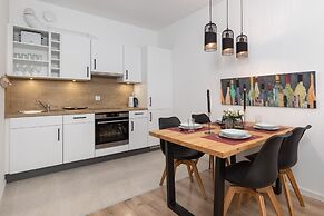 Apartment Spadochroniarzy by Renters