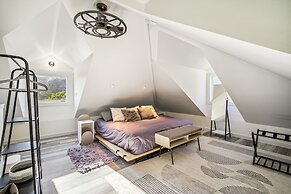 Pet’s FREE! Modern luxury steps from Russian River by Redawning