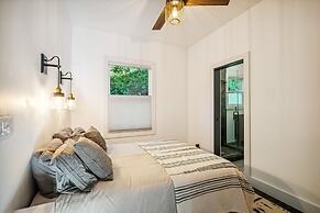 Pet’s FREE! Modern luxury steps from Russian River by Redawning