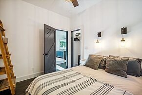 Pet’s FREE! Modern luxury steps from Russian River by Redawning