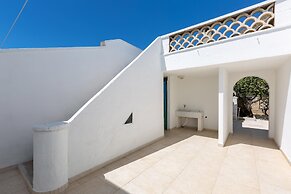 2957 Casa Uccio by Barbarhouse