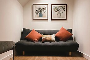 At The Bay - A Quintessential Cottage