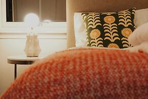 At The Bay - A Quintessential Cottage