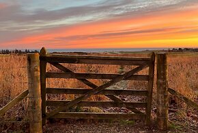 At The Bay - A Quintessential Cottage