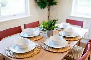 At The Bay - A Quintessential Cottage