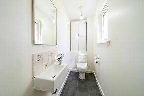 At The Bay - A Quintessential Cottage