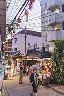 RoomQuest Chiang Mai Tha Phae