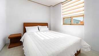 Goseong Leumeleu63 Pension