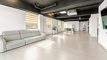 Goseong Leumeleu63 Pension