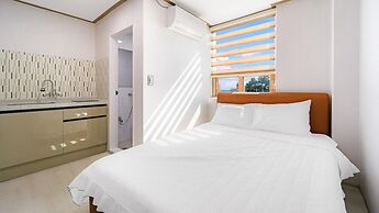 Goseong Leumeleu63 Pension