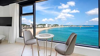 Goseong Leumeleu63 Pension