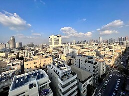 High End & City View by FeelHome