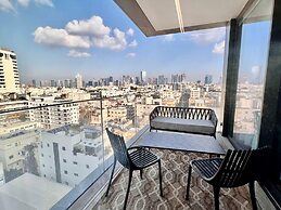 High End & City View by FeelHome