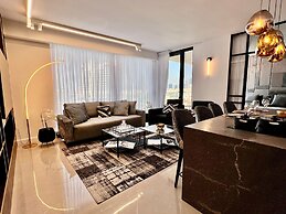 High End & City View by FeelHome