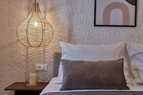 Mila Malia Suites