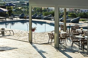Mila Malia Suites