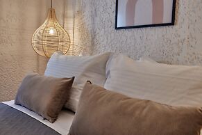 Mila Malia Suites