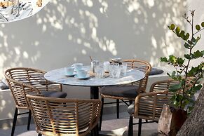 Mila Malia Suites