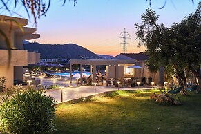 Mila Malia Suites