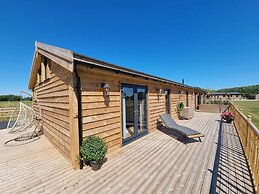 Immaculate 4-bed Private Luxury Lodge Near York