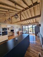 Immaculate 4-bed Private Luxury Lodge Near York