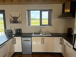 Immaculate 4-bed Private Luxury Lodge Near York