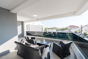 Villa Magnifica Apartments with pool