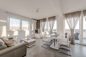 Villa Magnifica Apartments with pool