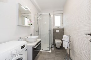 Villa Magnifica Apartments with pool