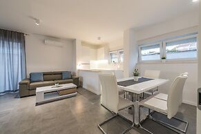 Villa Magnifica Apartments with pool