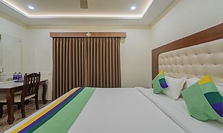 Treebo Aaravi Residency, 800 Mtrs From Promenade Beach