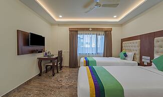 Treebo Aaravi Residency, 800 Mtrs From Promenade Beach