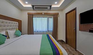 Treebo Aaravi Residency, 800 Mtrs From Promenade Beach