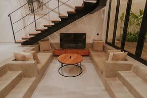 Baliwood Residence Villas by BREIG