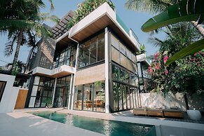 Baliwood Residence Villas by BREIG