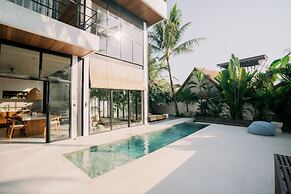 Baliwood Residence Villas by BREIG