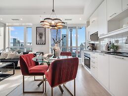 Stallion Suites - Entertainment District