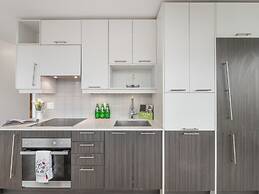 Stallion Suites - Entertainment District