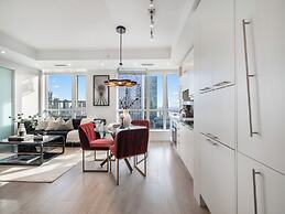 Stallion Suites - Entertainment District