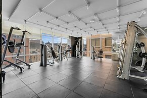 Stallion Suites - Entertainment District