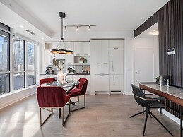 Stallion Suites - Entertainment District