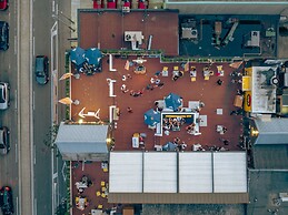 Stallion Suites - Entertainment District