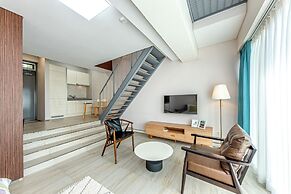 Jeju Bom Stay & Art Gallery