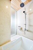 Jeju Bom Stay & Art Gallery