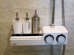 Jeju Bom Stay & Art Gallery